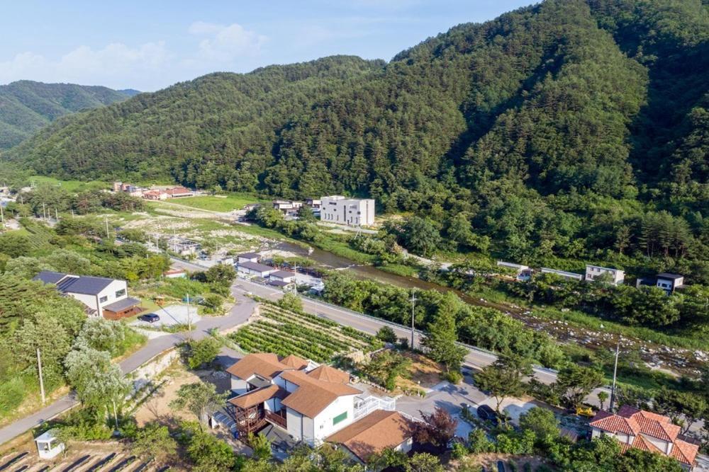 Gangneung Chunja Yeoinsook Hotel Exterior foto